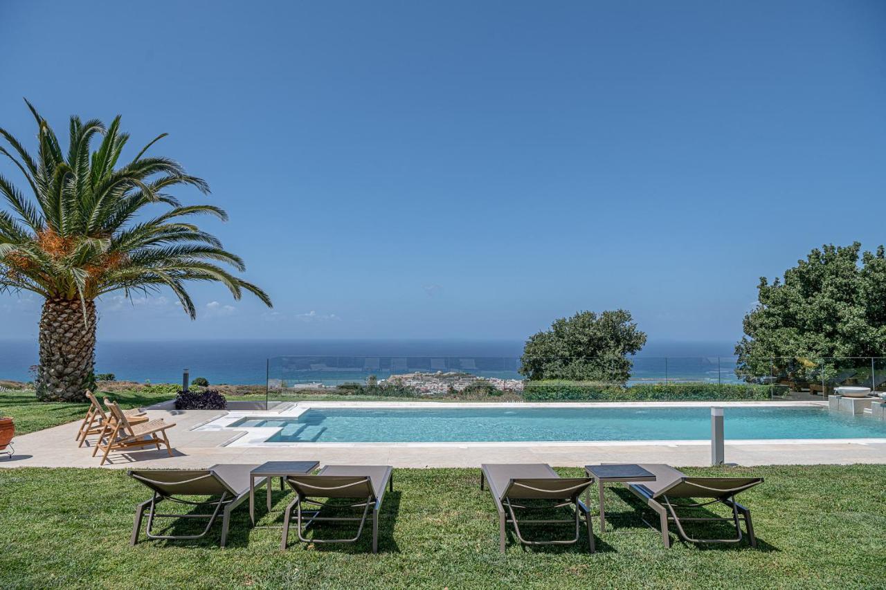 Villa Heora - The Floating Residence Tria Monastiria エクステリア 写真