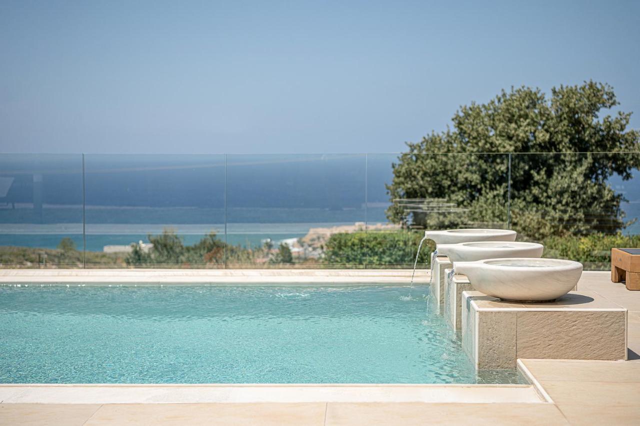 Villa Heora - The Floating Residence Tria Monastiria エクステリア 写真