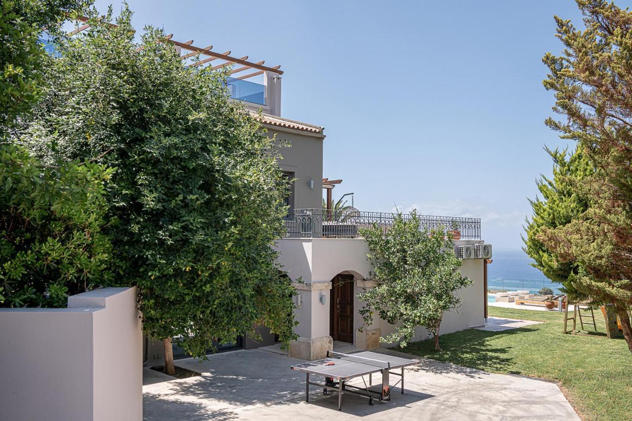 Villa Heora - The Floating Residence Tria Monastiria エクステリア 写真