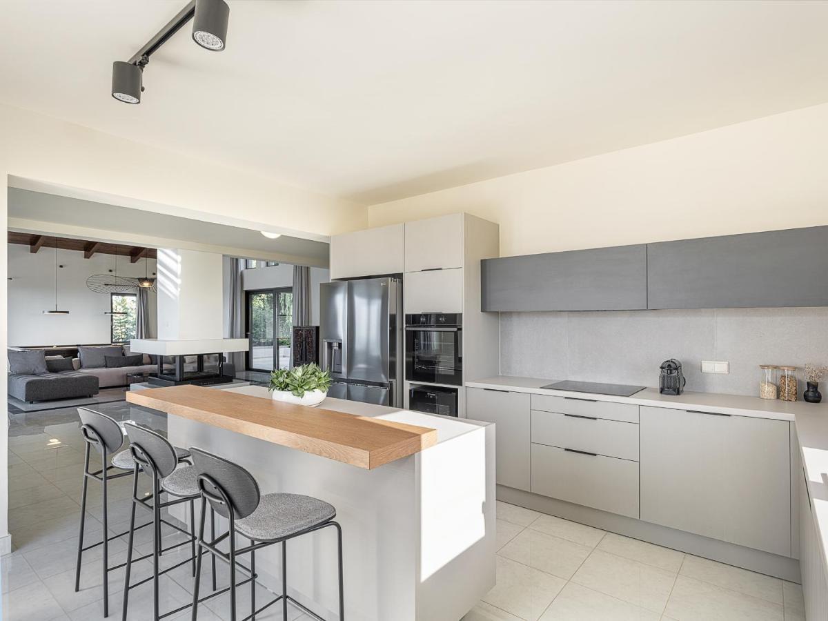 Villa Heora - The Floating Residence Tria Monastiria エクステリア 写真
