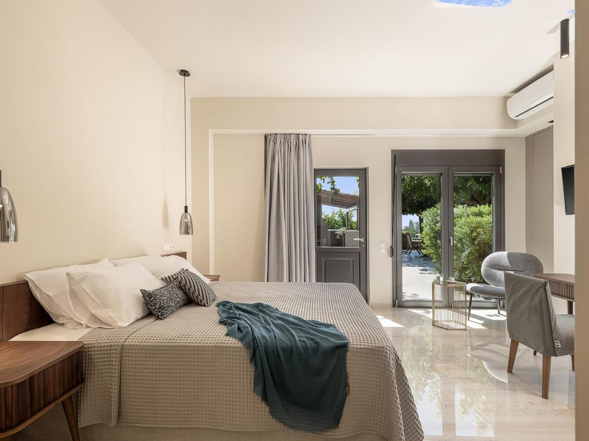 Villa Heora - The Floating Residence Tria Monastiria エクステリア 写真