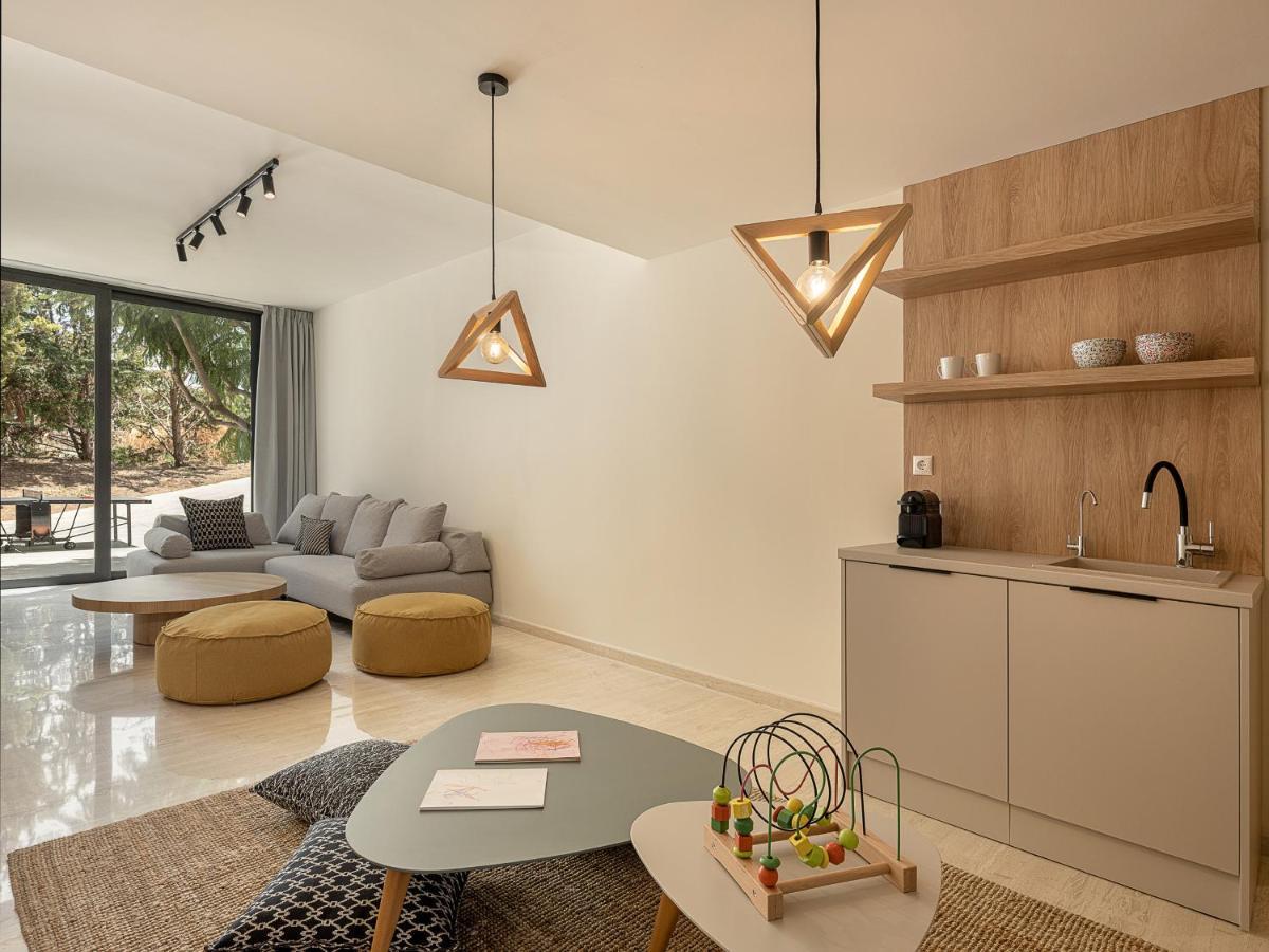Villa Heora - The Floating Residence Tria Monastiria エクステリア 写真